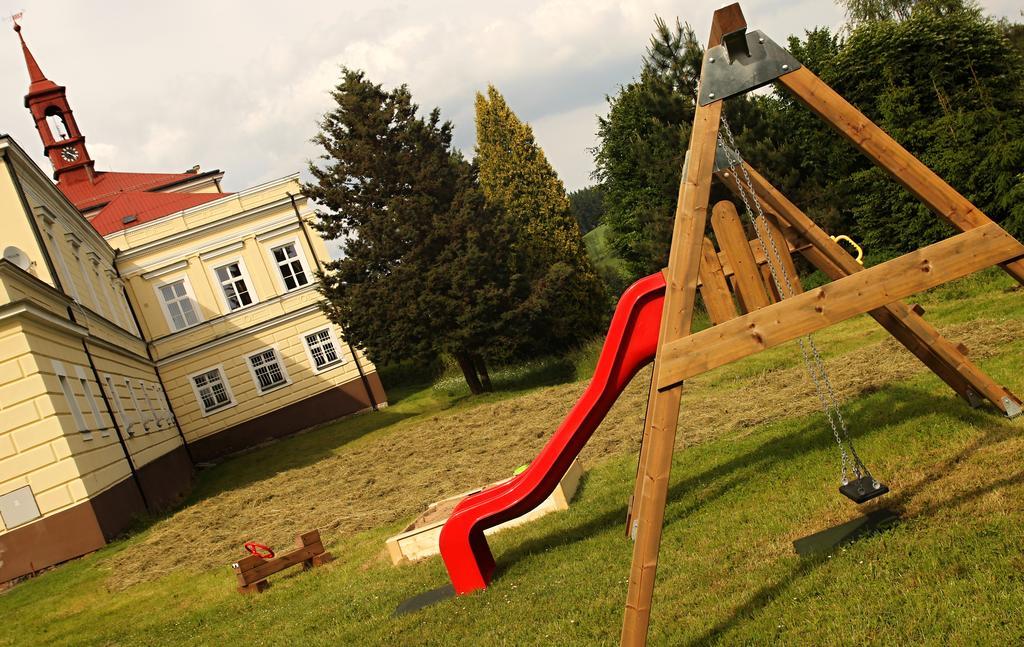 Penzion Zamek Rozsochatec Экстерьер фото