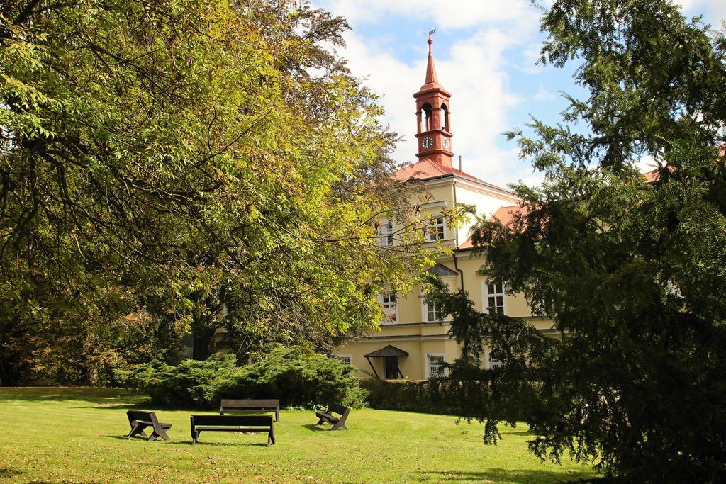 Penzion Zamek Rozsochatec Экстерьер фото